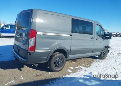 2024 Ford Transit-250 z USA, uszkodzony, nr VIN 1FTBR2Y86RKA01742